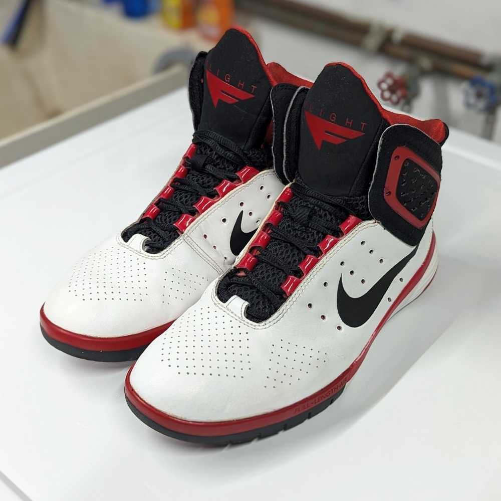 Nike Flight Light 2010